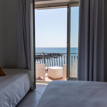 Teddu B&B 지아르디니낙소스 외부 사진